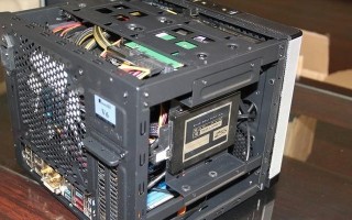 华硕Z77主板（探索华硕Z77主板的卓越性能与创新技术）